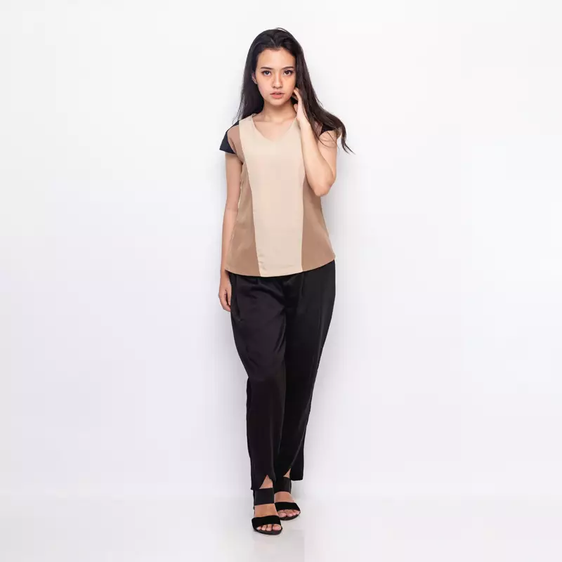 Greer Blouse Warna Coklat Hitam & Cream