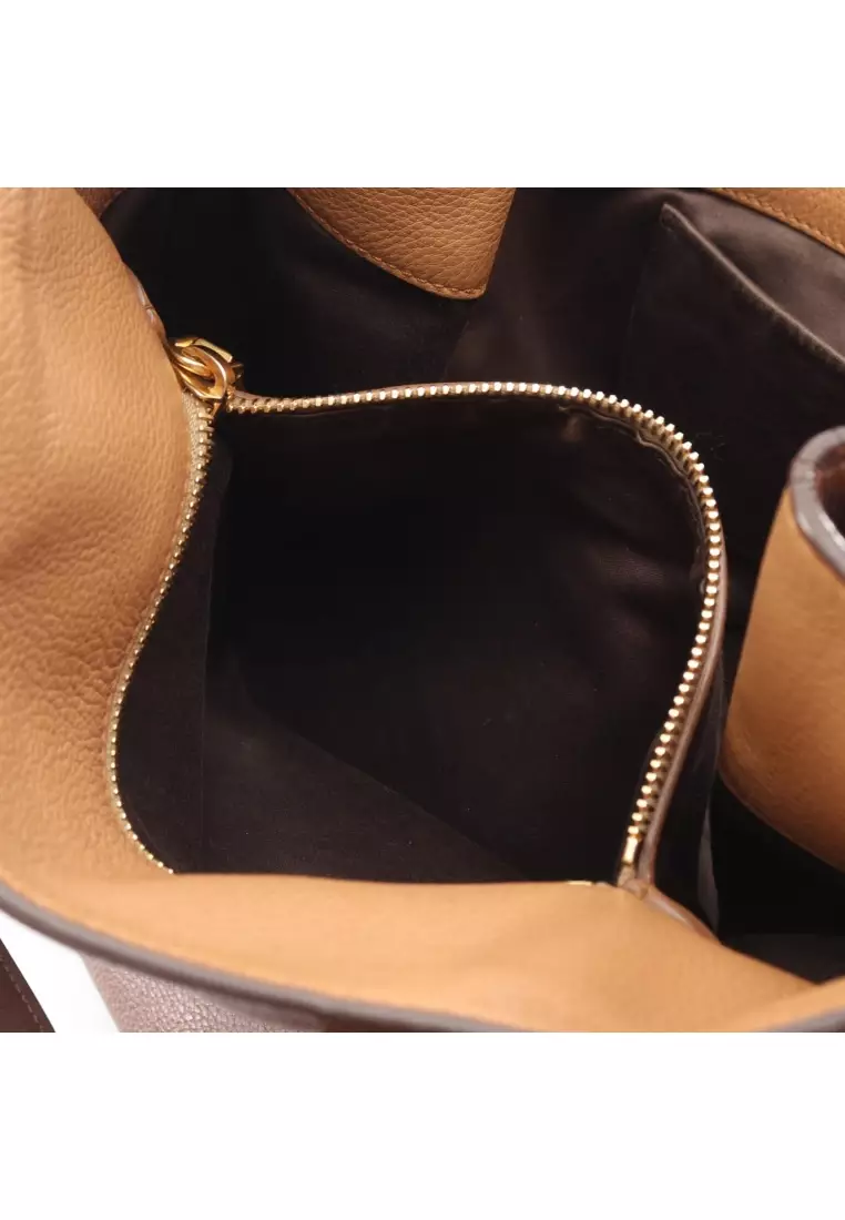 Pre-Loved MIU MIU Shoulder bag tote bag leather Brown