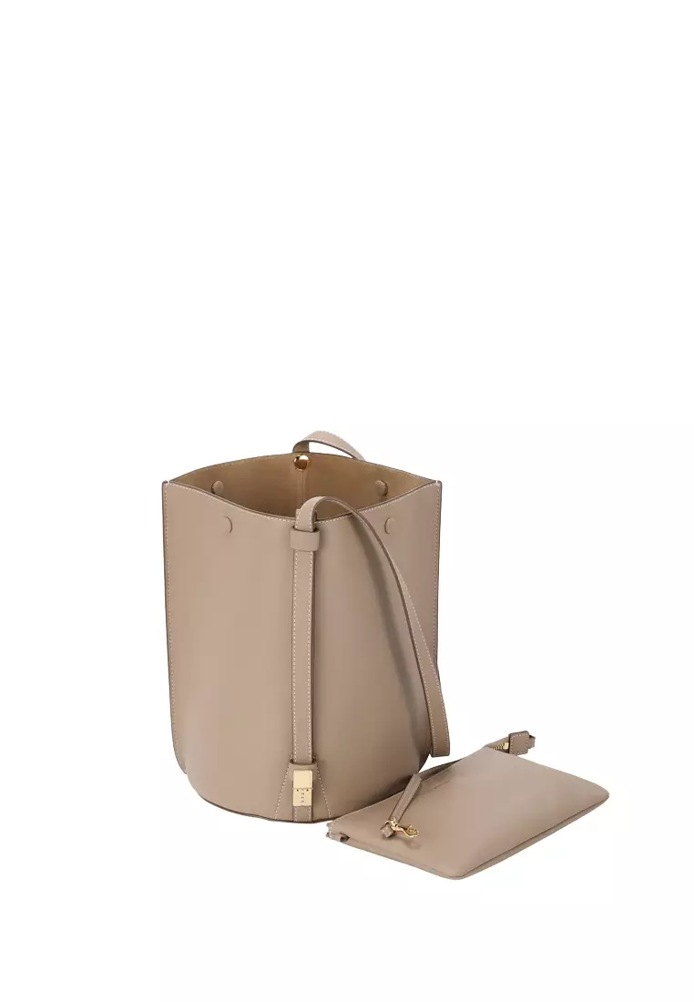 ORUKAMI Flat Hook Convertible Bucket Tote - Toffee