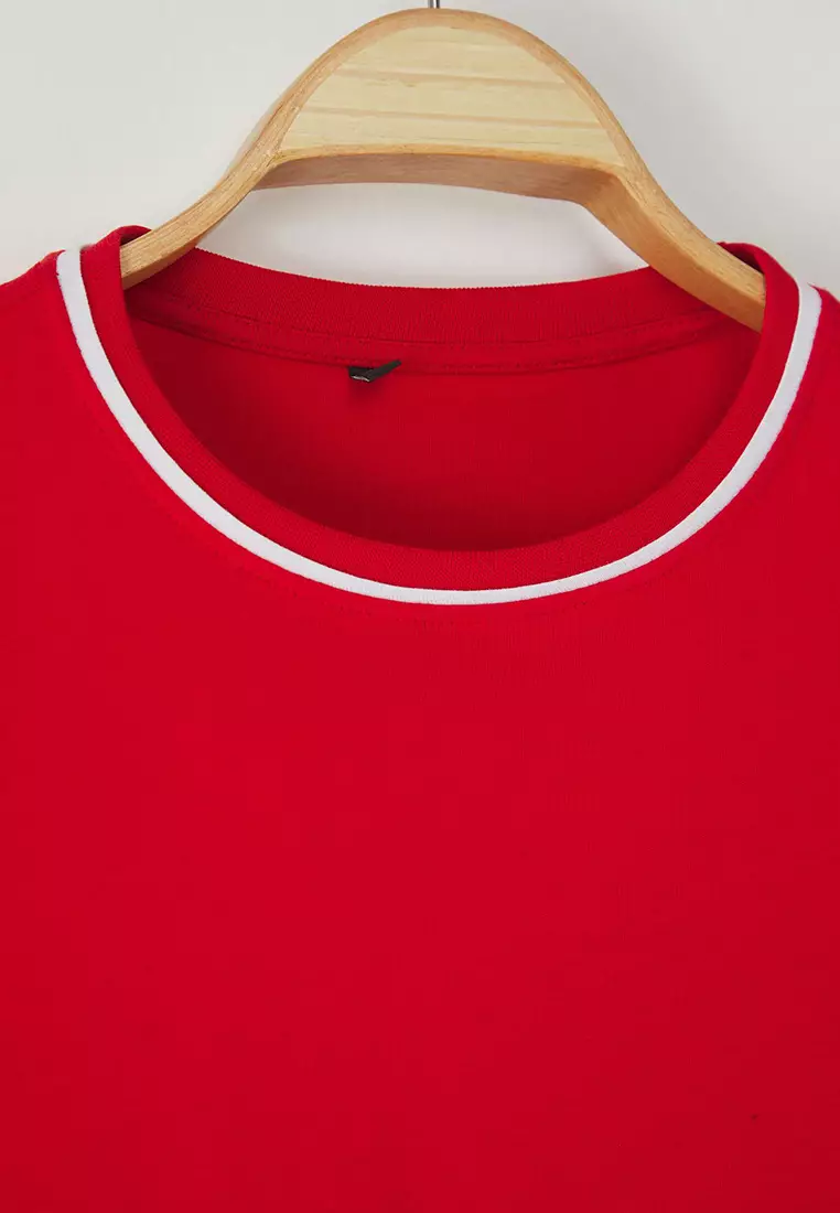 Red Crew Neck with Piping Detail Basic Plus Size T-shirt TBBSS25BF00050