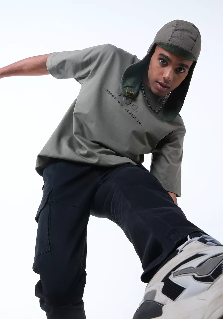 Kaos Pria Boxy Pine Olive