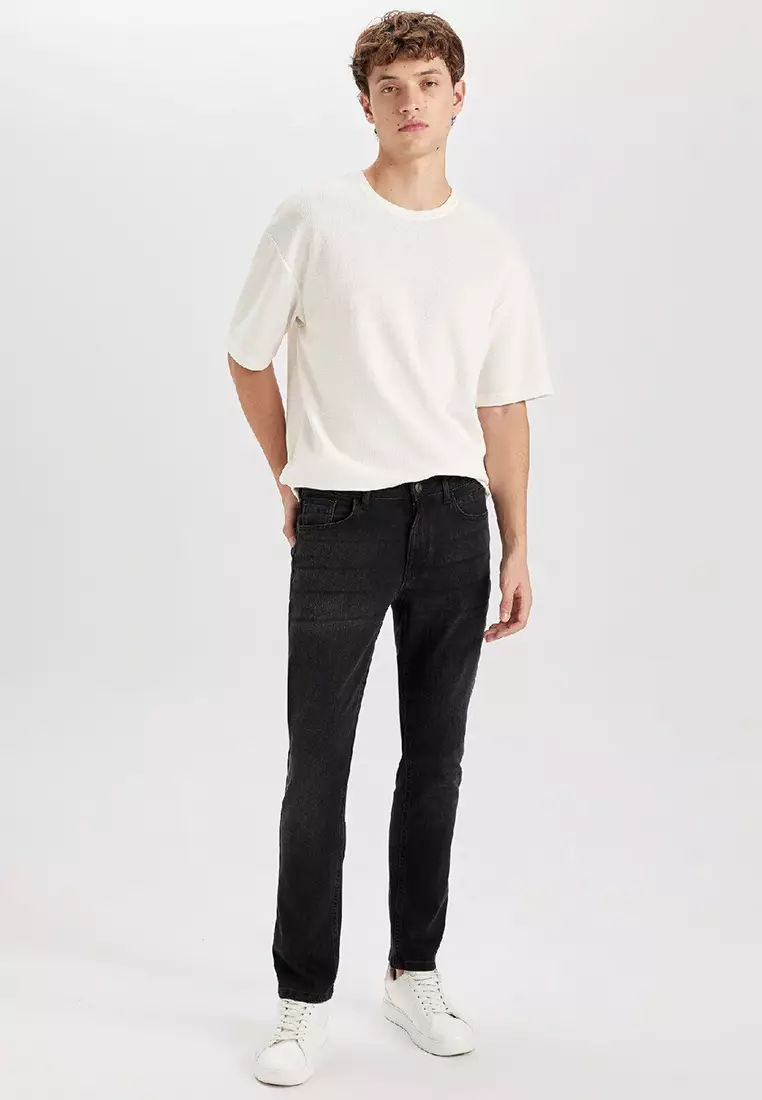 Pedro Slim Fit Jeans