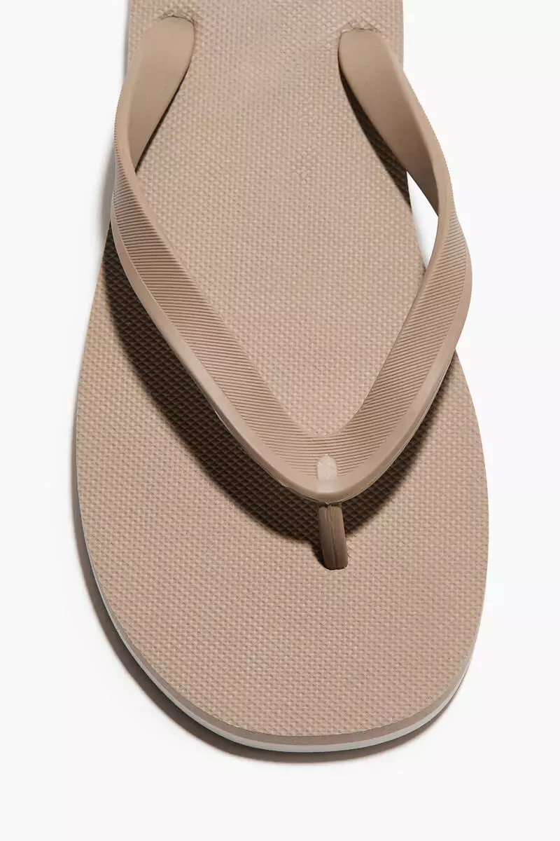 Rubber flip flops