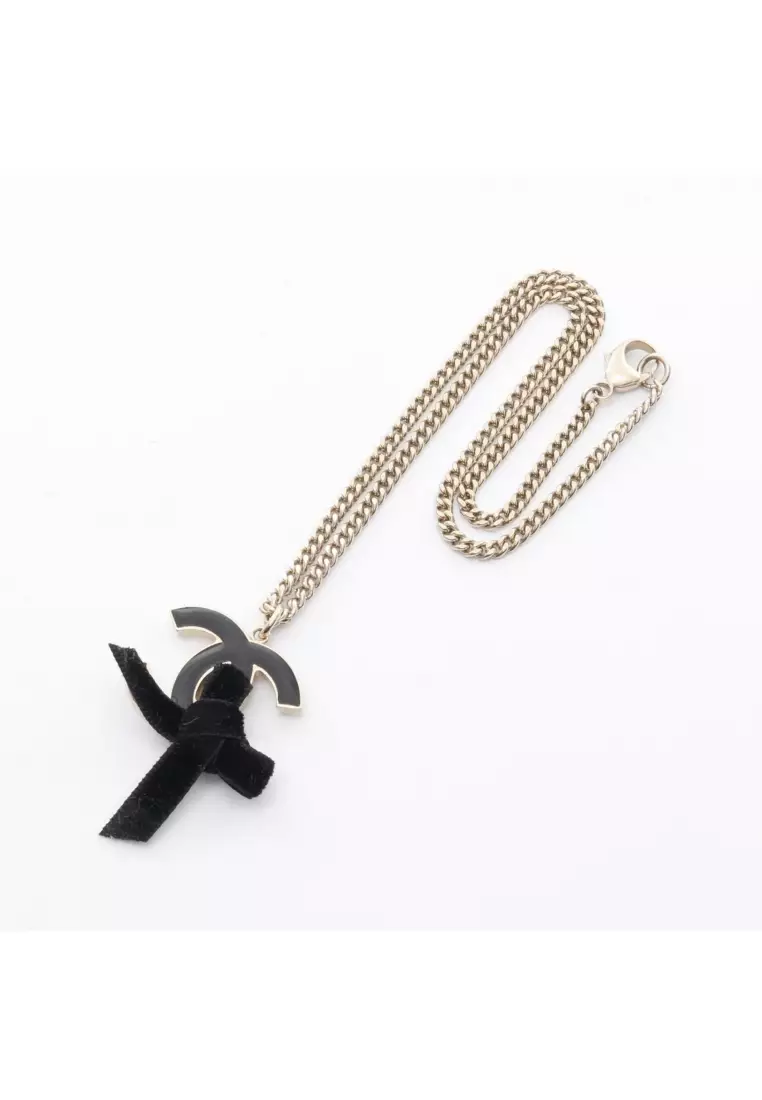 Pre-Loved Chanel coco mark ribbon necklace GP gold 07C