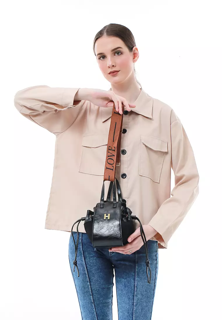 Eilaria Tas Selempang Serut Wanita Mini Sling Bag Uniqe Design Material Leather ORIGINAL - Black