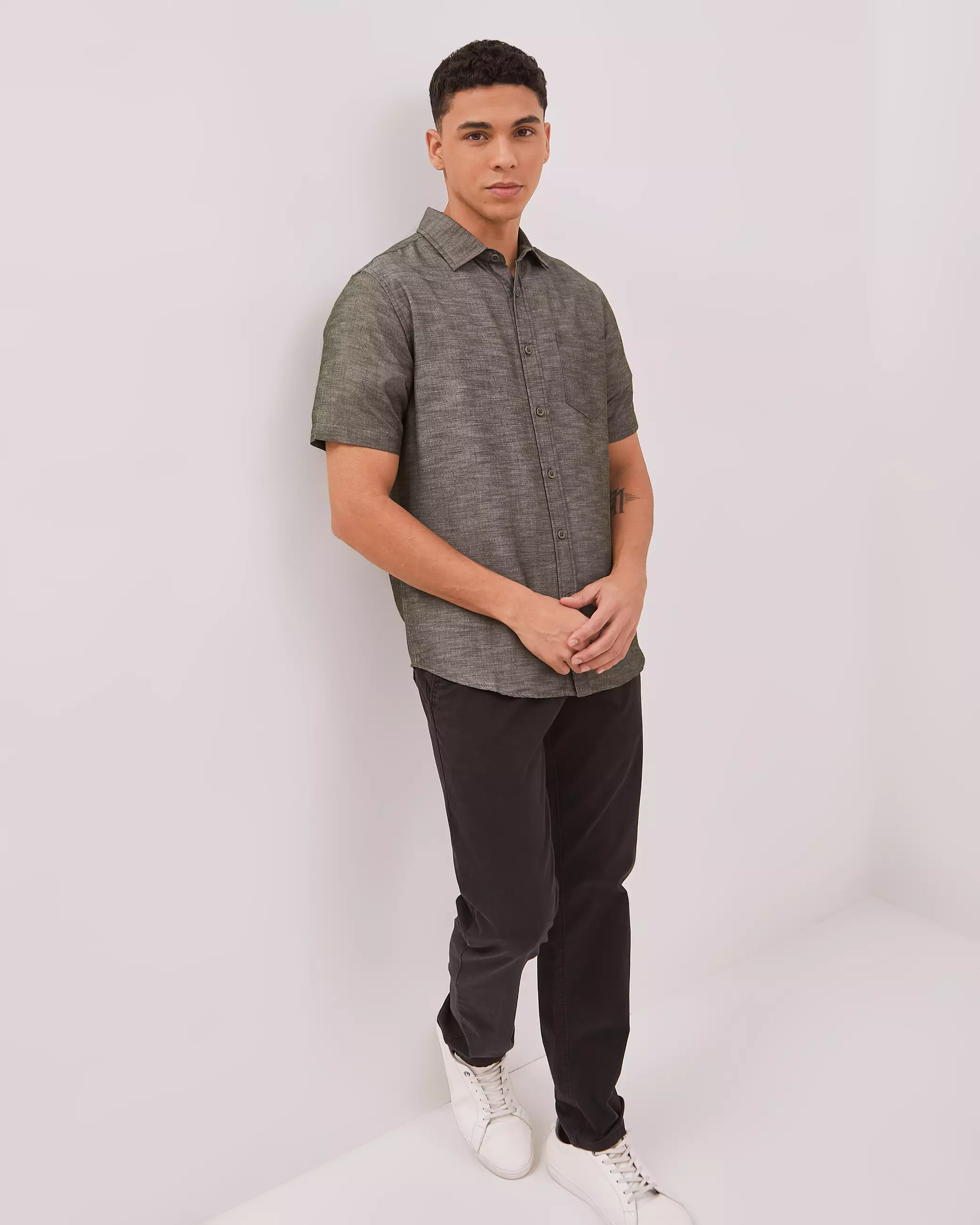 AMK Kemeja Pria Lengan Pendek SHS Gerald Ss Dark Olive