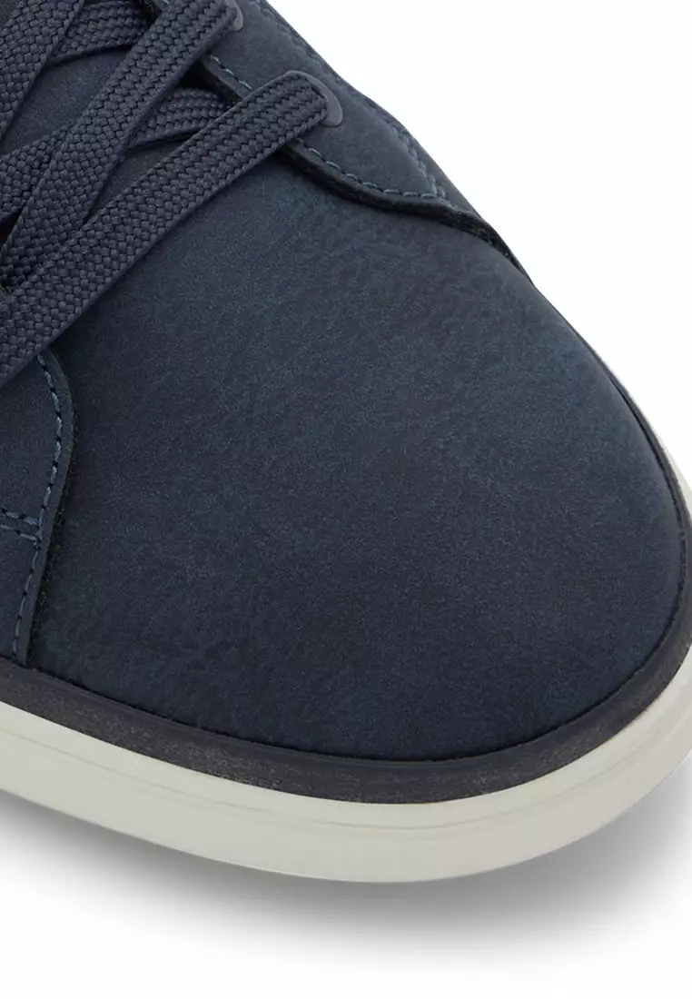 Finespec Sneakers