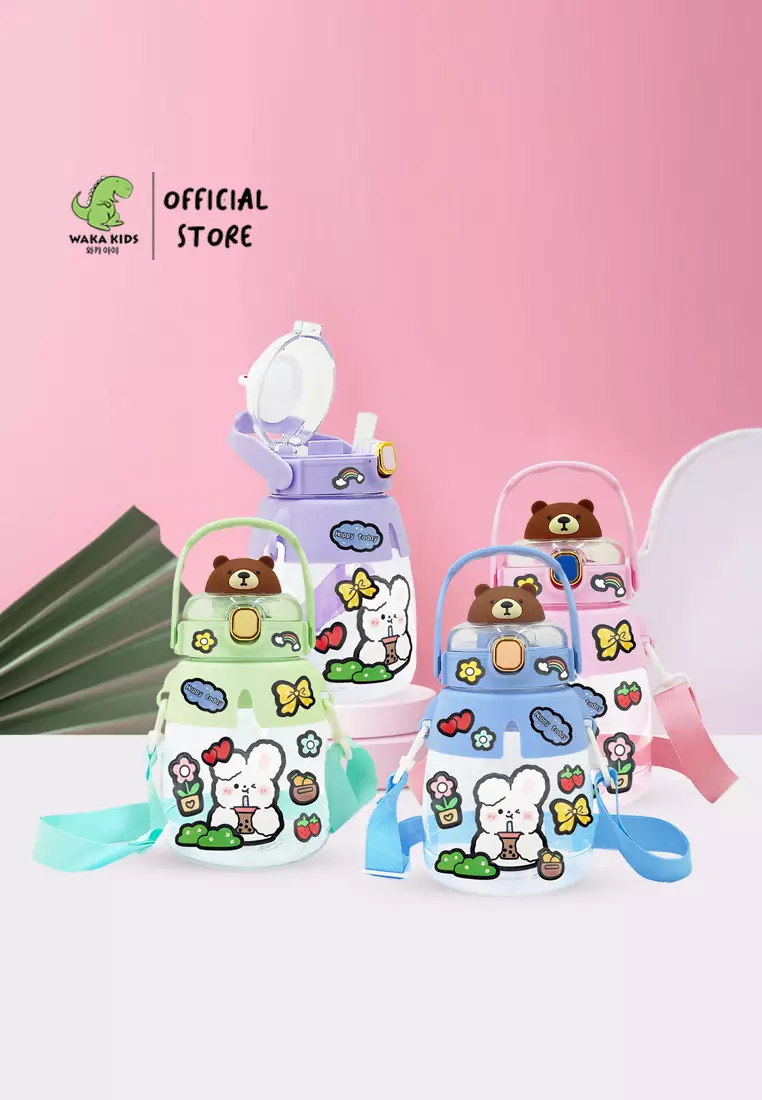 Wakakids Botol Minum Anak Plastik Dengan Sedotan dan Tali Panjang Tentengan Karakter Bear Free Sticker 1300ml K745 Venhs Ungu