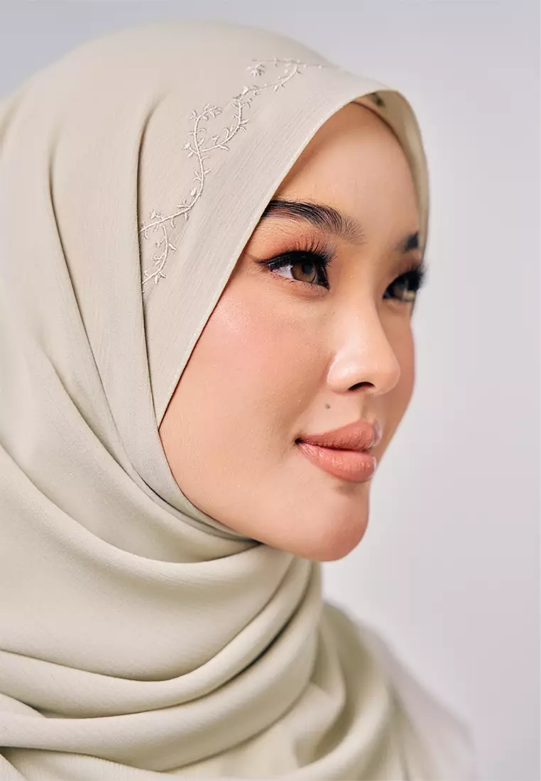 Sulam Mekar Ironless Chiffon Triangle Bawal in Pastel Lime