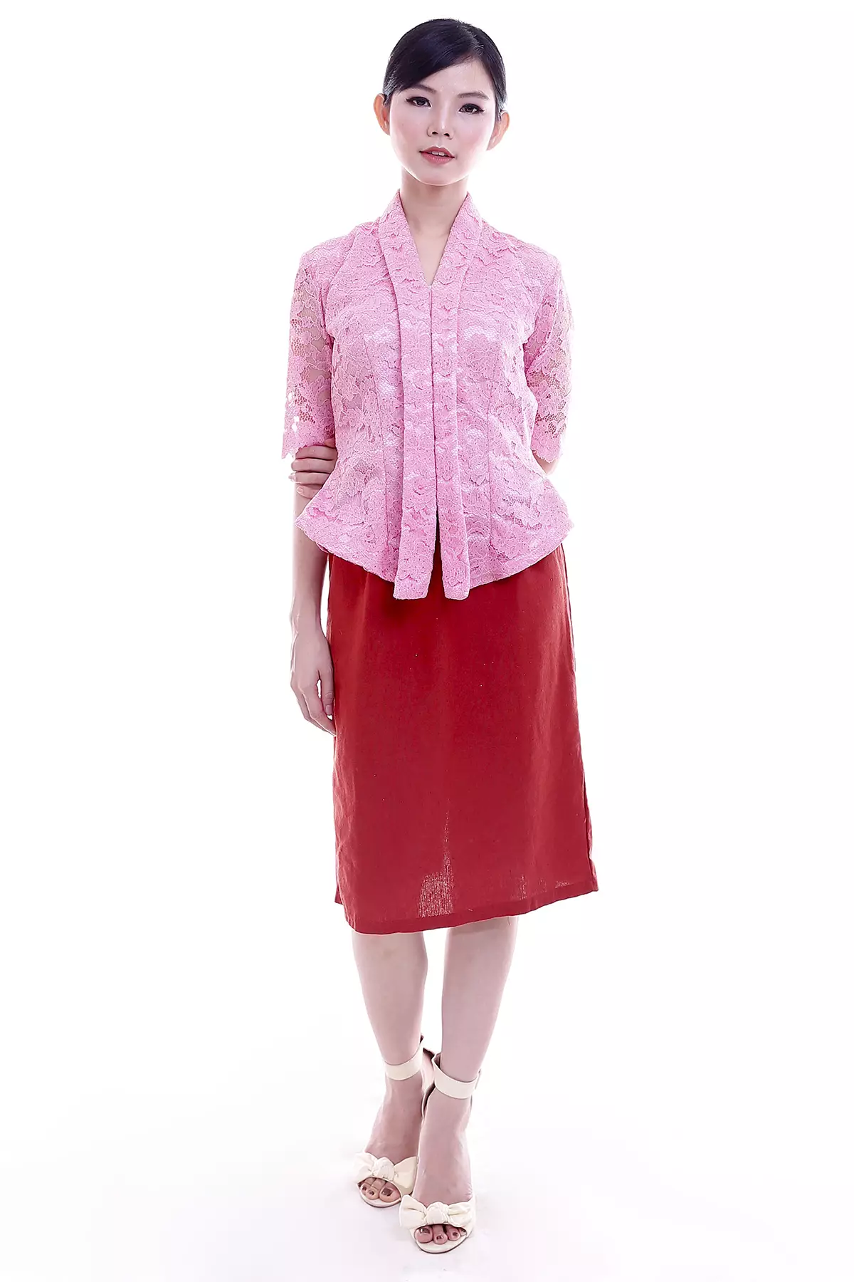 Kuncup Brukat Pink Kebaya