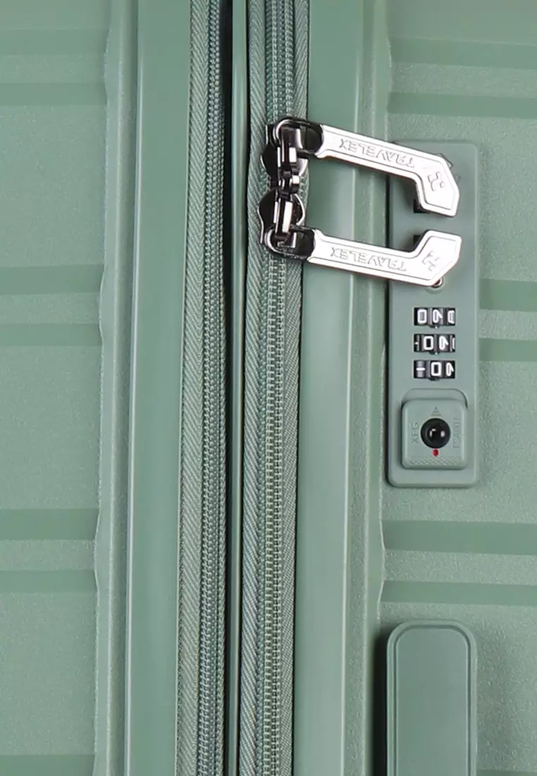 318 Hard Case Luggage Medium (22.25 inches)