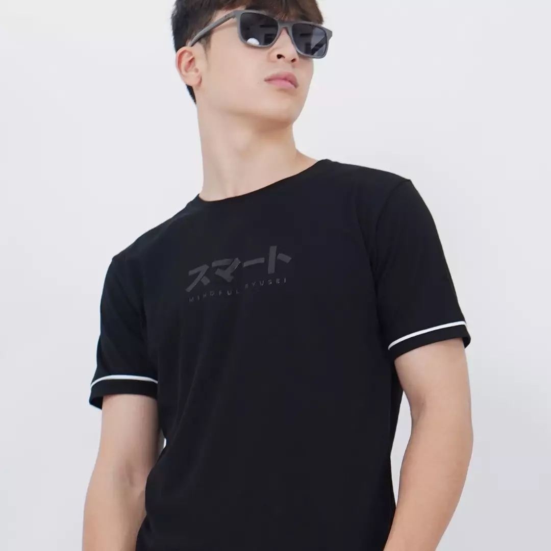 Ryusei Kaos Pria Osada Black