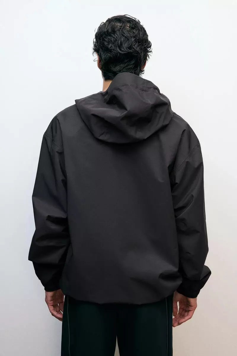 Rain jacket with StormMove™