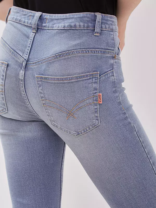 DUST Celana Cropped Cutbray Jeans Ranaya Medium Light Blue Comfease (D.3825)