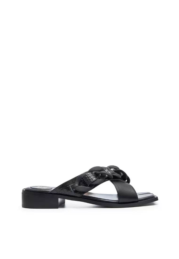 Chain flat new arrivals sandals