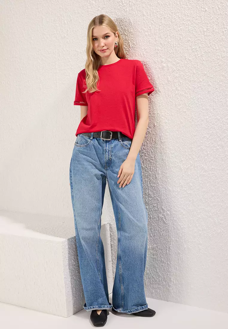 Red Embroidery Detail Basic Crew Neck Knitted T-Shirt
