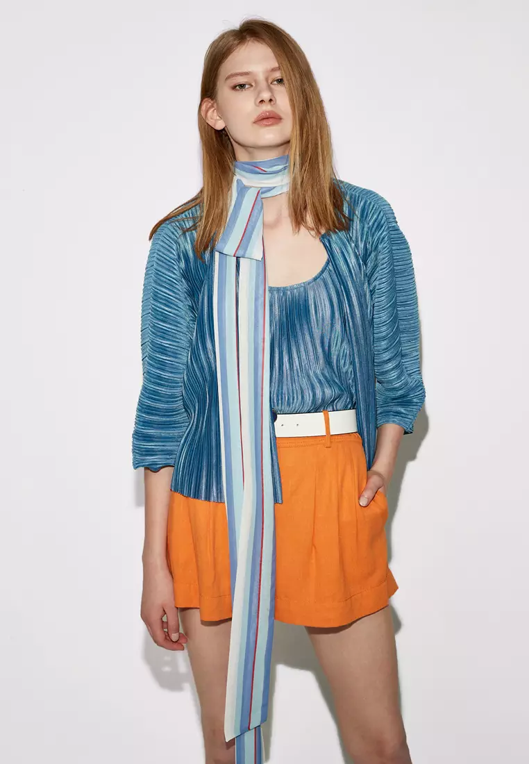 Pleated Buttonless Outerwear