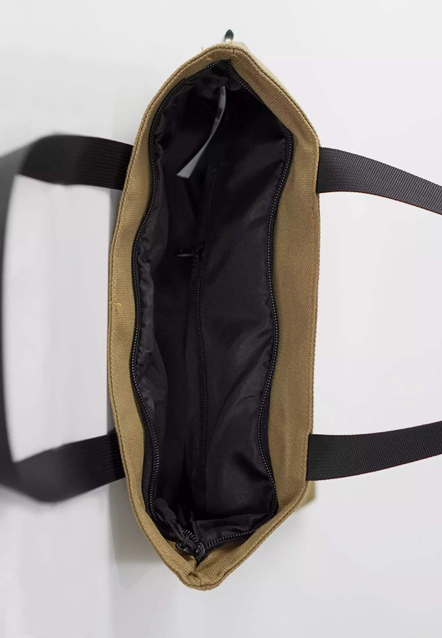 Tas Tote Bag Tas Wanita Bahan Kanvas Penutup Resleting Carry Series Camel