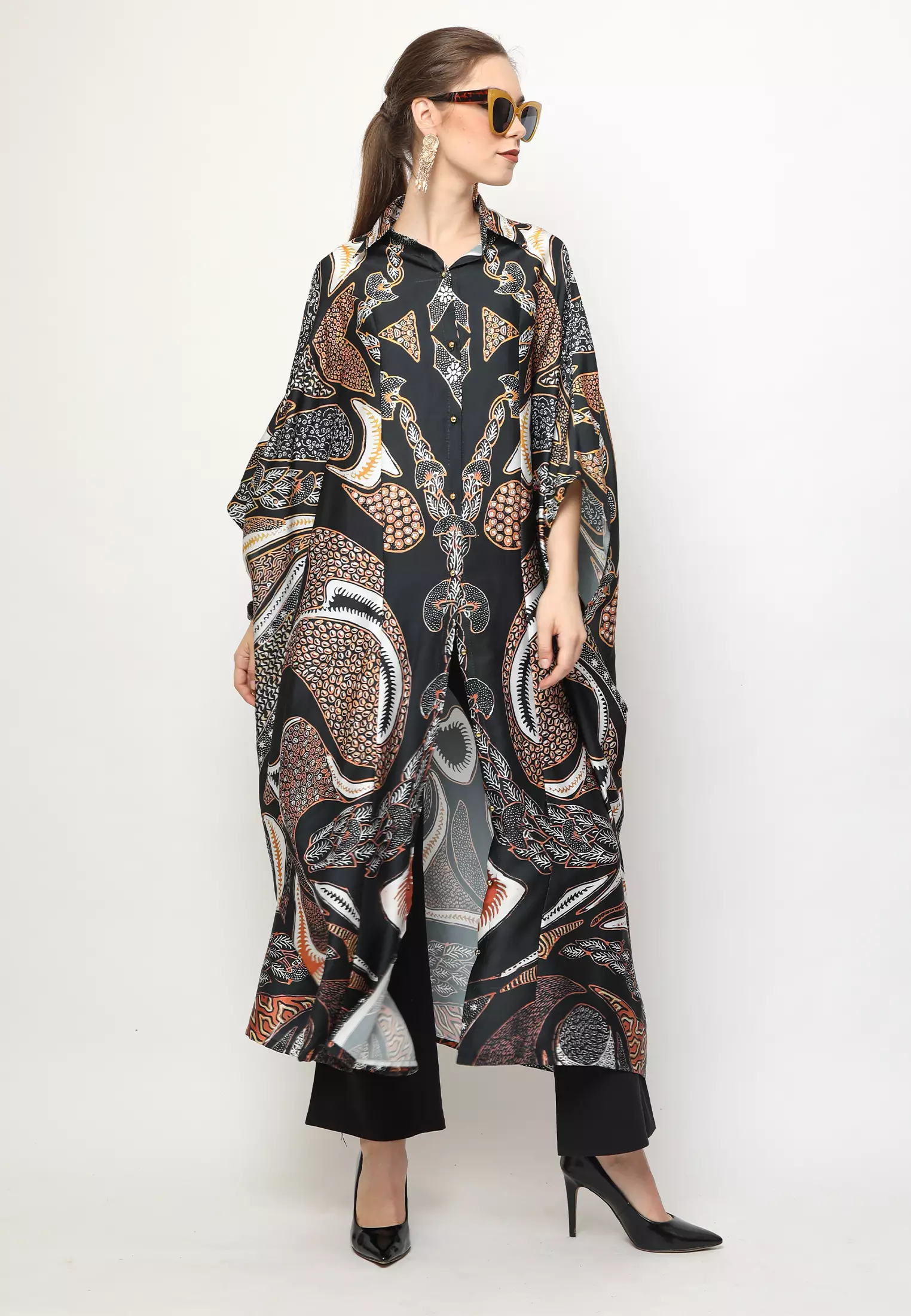 Kanzi Long Collared Kaftan Batik 