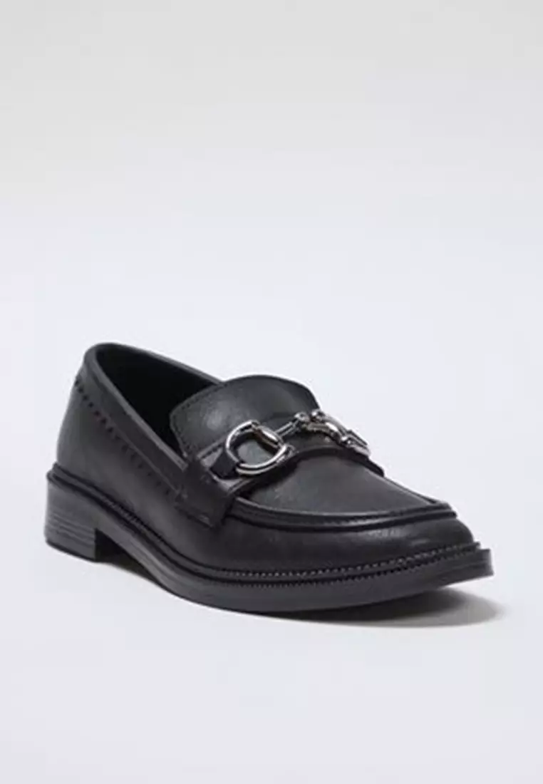 Black Buckle Detailed Flat Women's Loafer Shoes Takss25La00002