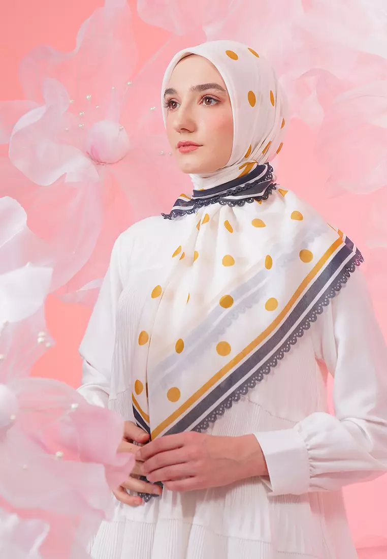 Aliyah Square Damour