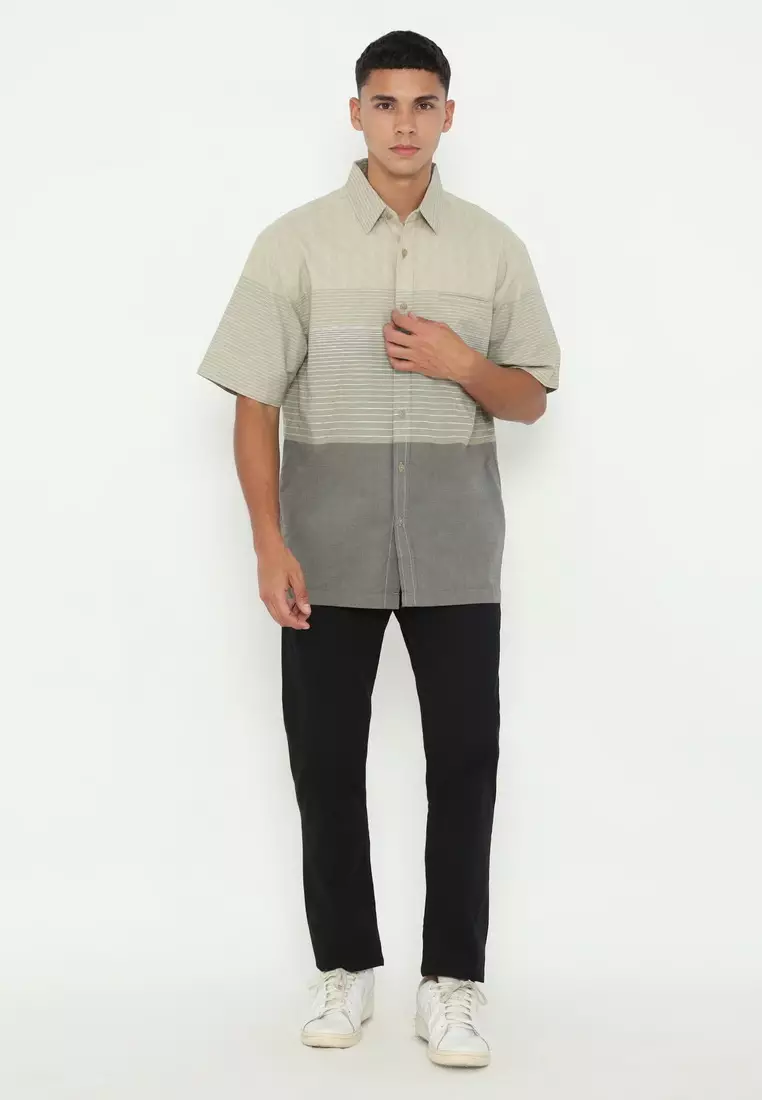 POLICE Kemeja Border Printing Regular Fit Pria