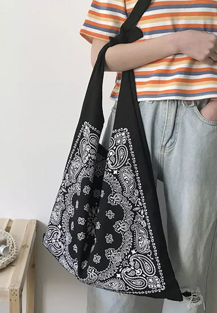 個性綁帶帆布單肩包 CA072921