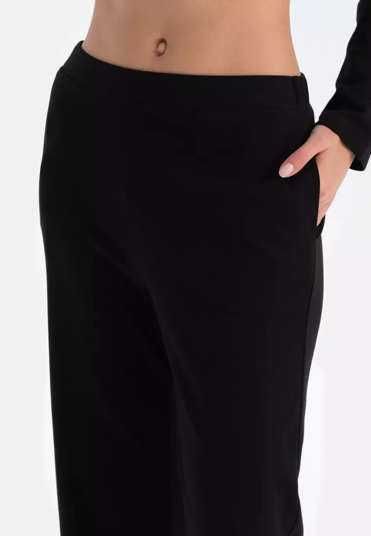 Black Celliant T-Shirt & Trousers Set, Crew Neck, Oversize, Long Sleeve Sleepwear for Women