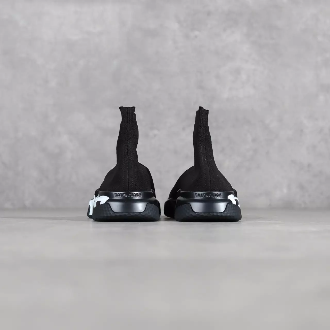 Sepatu BALENCIAGA SPEED TRAINER GRAFFITI WHITE BLACK SNEAKER 100% ORIGINAL