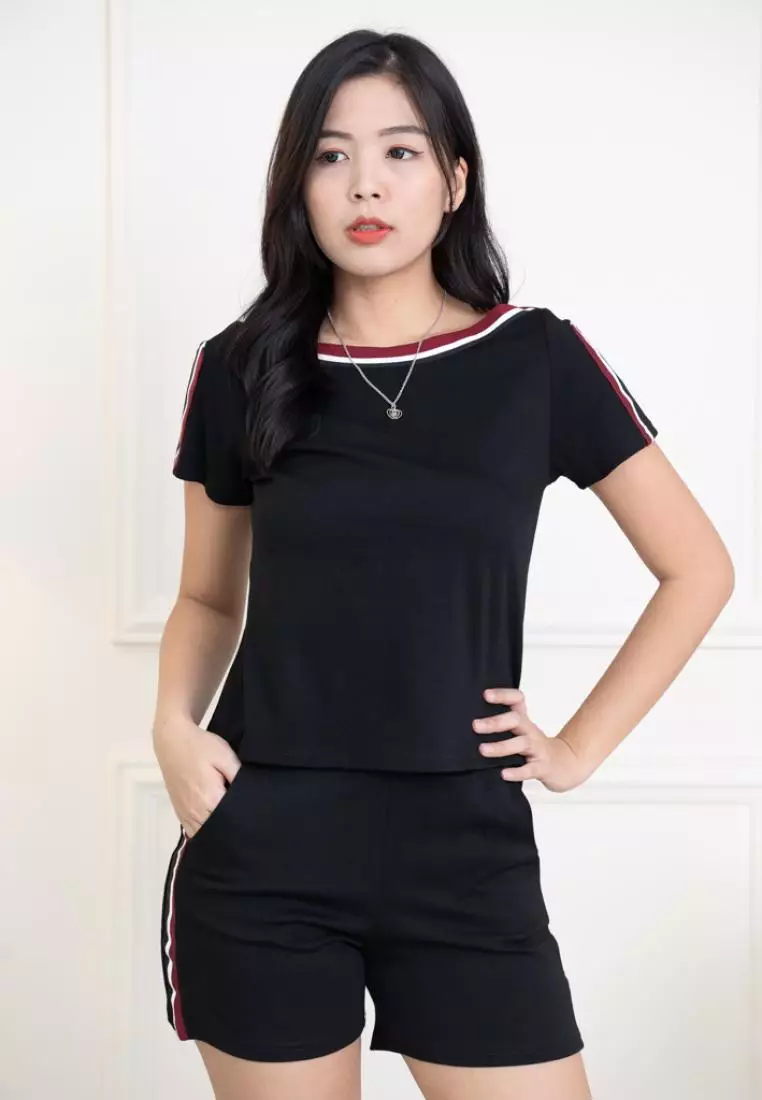 COTTON SPORTY SET WITH STRIPE FINISHING