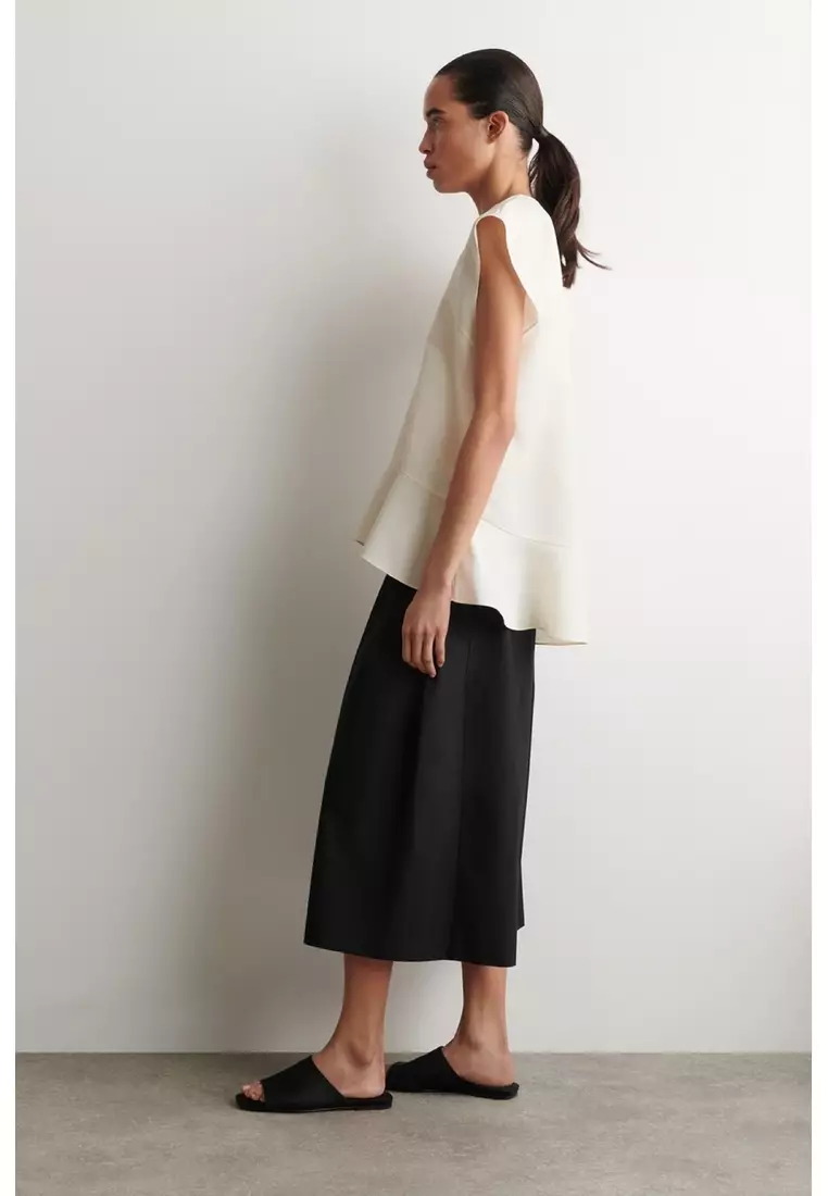 FLARED CAP-SLEEVE TOP