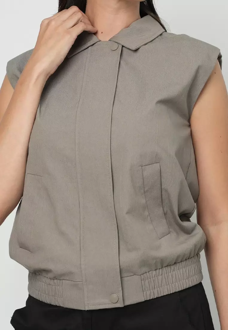 Leila Sleeveless Collared Top