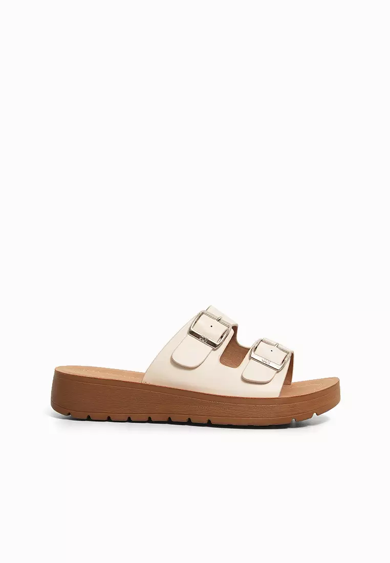 Discount on CLN  shoes - SKU: Moura Wedge Slides