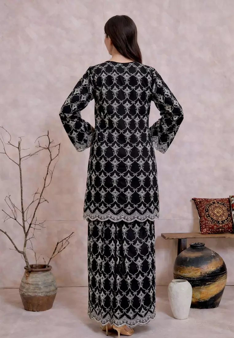 Mahsuri 2.0 Luxe Embroidery Baju Kurung Pahang Kipas Belakang
