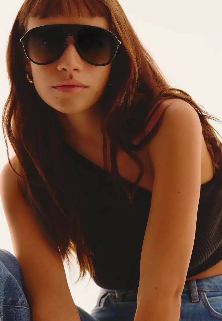 QUAY Chart Topper Sunglasses - Black/Smoke Taupe
