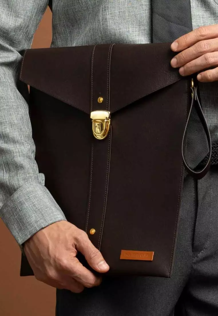 Houseofcuff Clutch Pria Tas Tangan Unisex Cokelat Tua Model Kancing