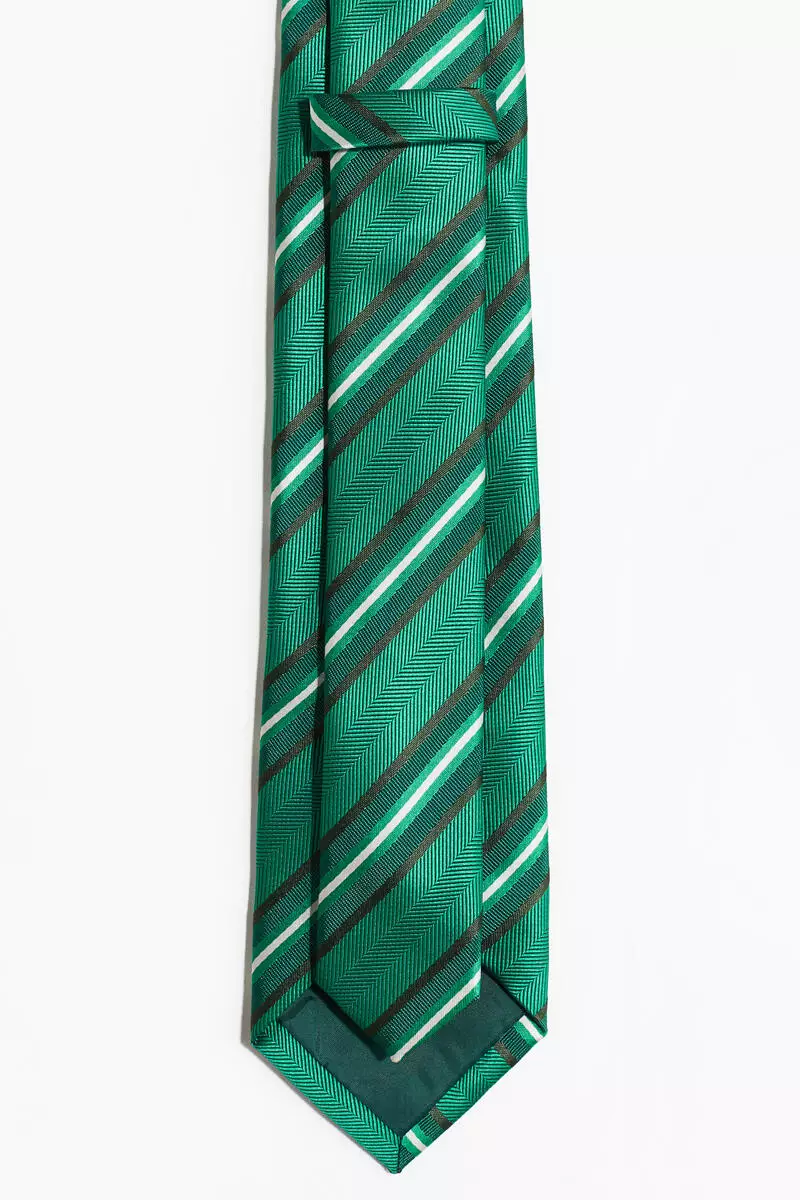 Patterned tie