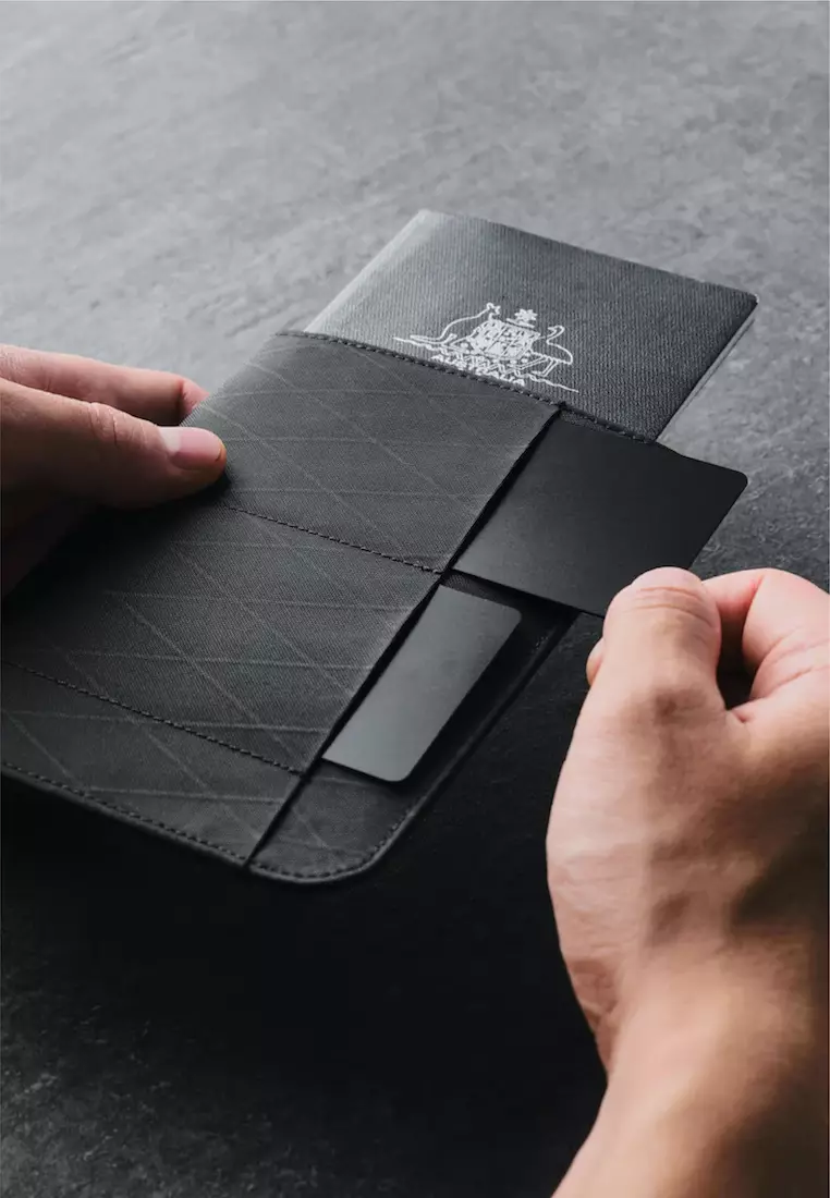 Alpaka ARK Passport Sleeve - Black VX21