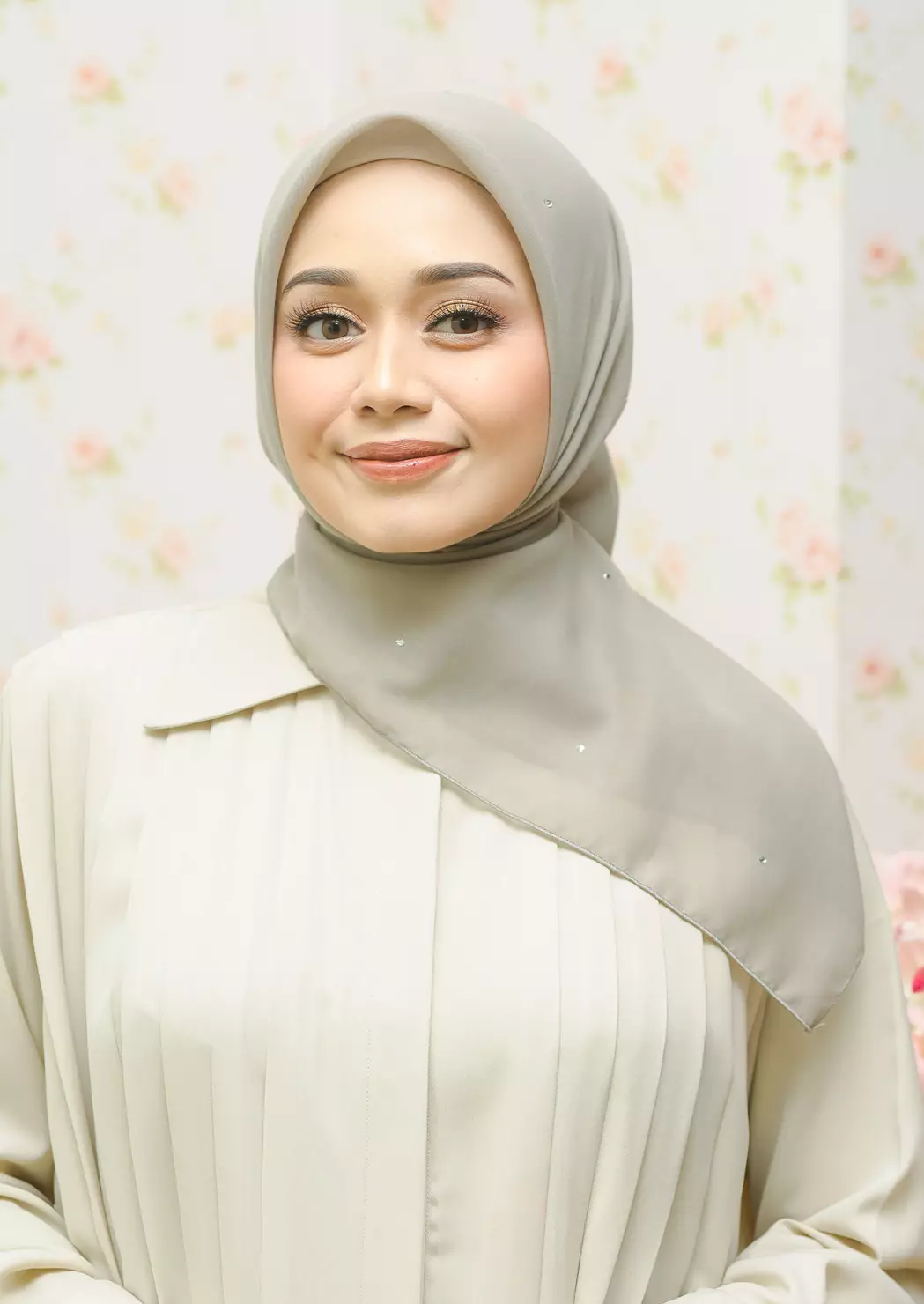 Viona Paris Square Grey Cream