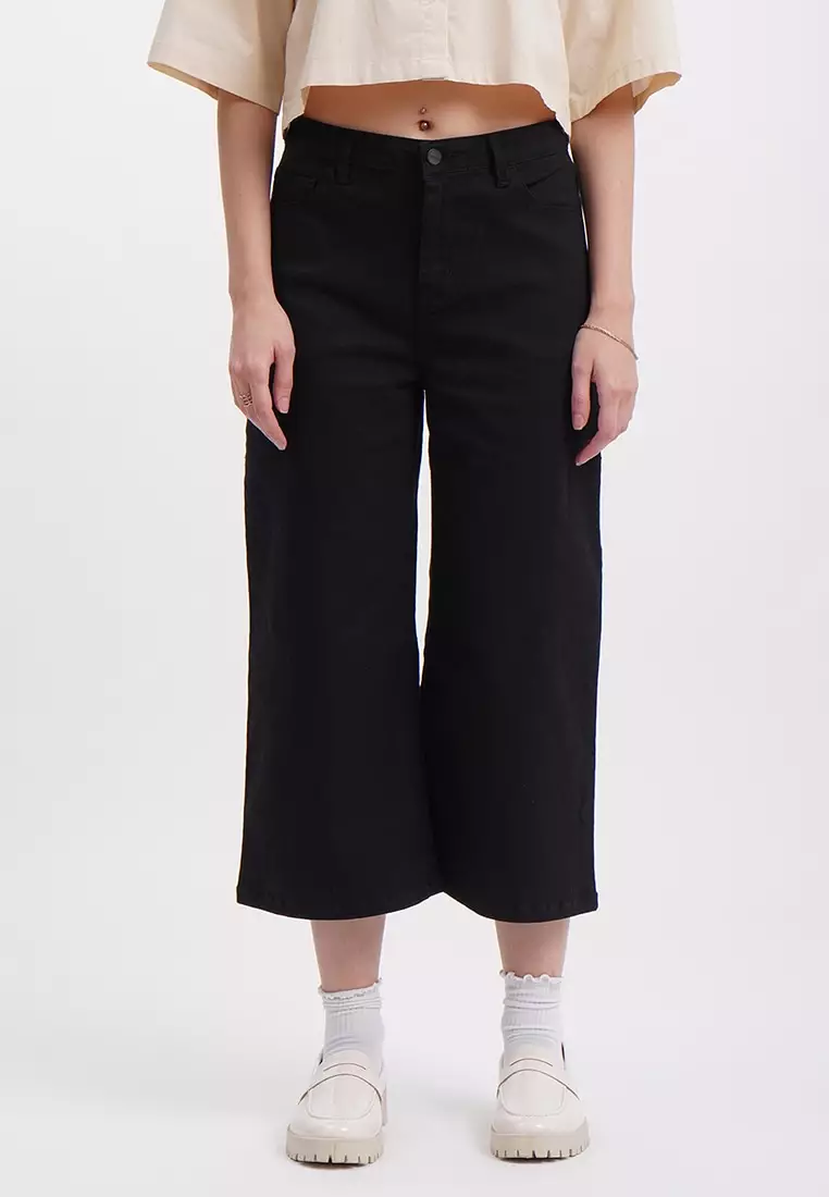 Blacked Out Wide Leg Cropped Denim With Stretch Jeans