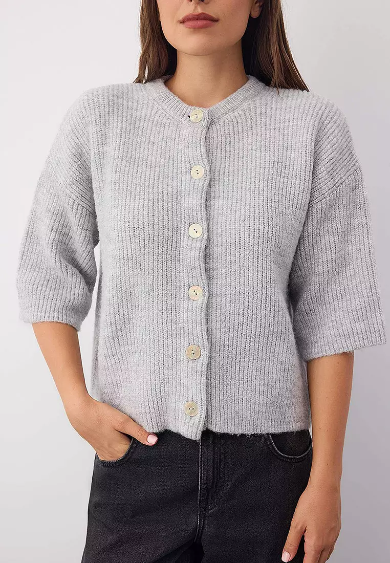 Soft Textured Wide Pattern Short Sleeve Basic Knit Cardigan