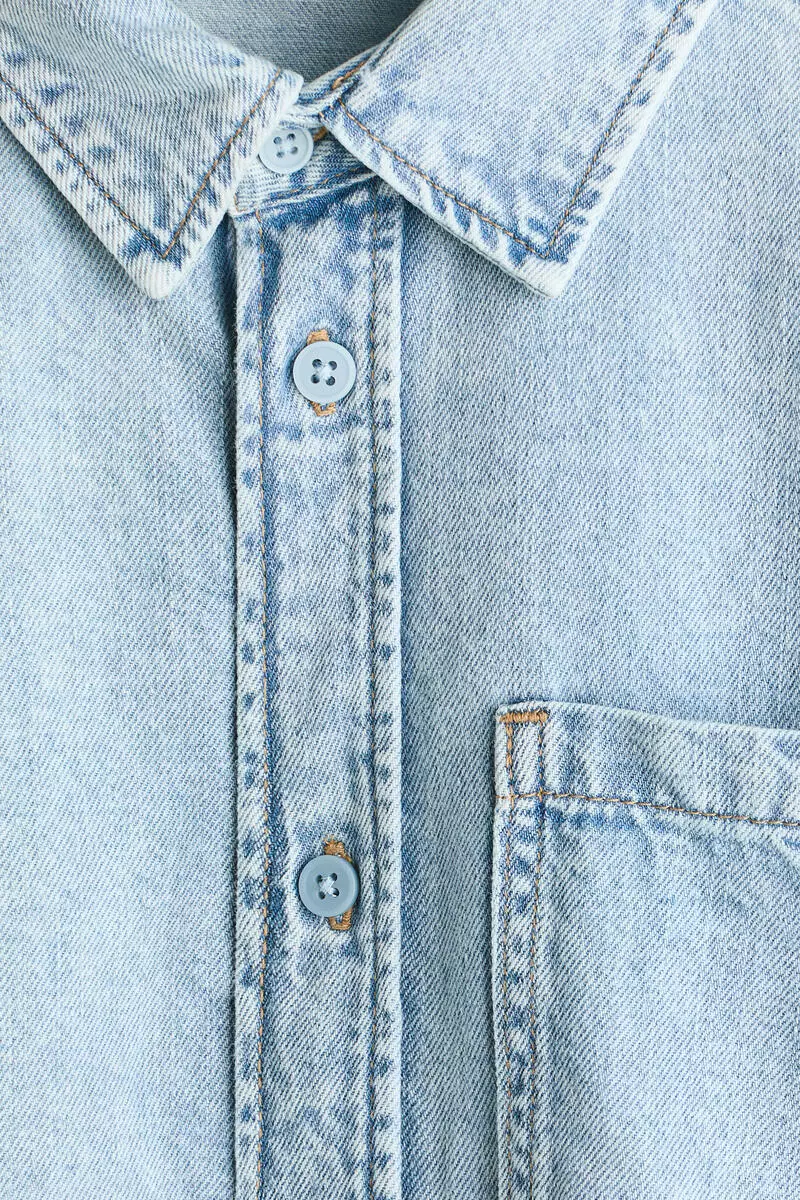 Short-sleeved denim shirt