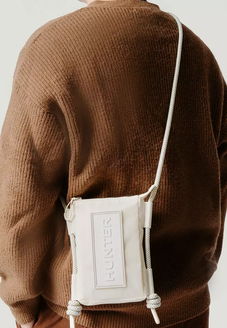 TRAVEL RIPSTOP PHONE POUCH