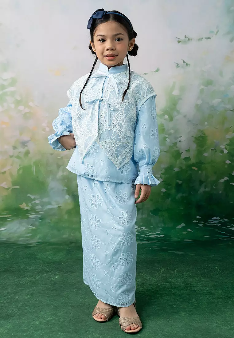 Amelia Kedah with Vest Set