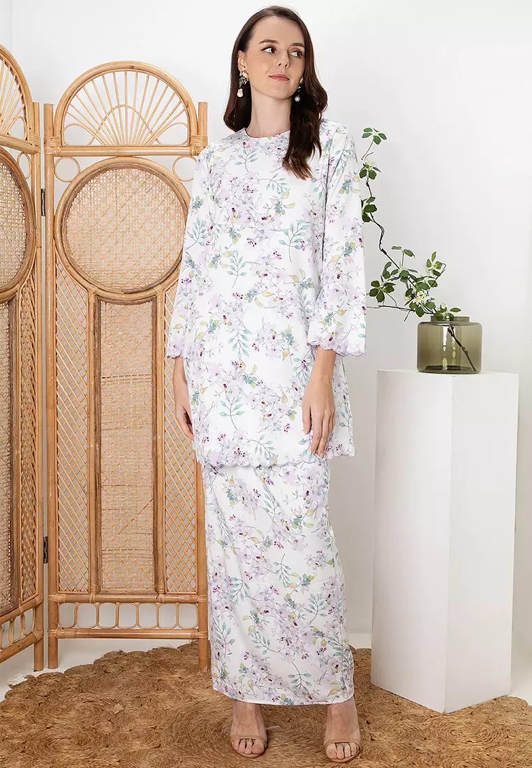 MEKAR Lilac Pansy Embroidery Kurung Modern Kipas Belakang in White