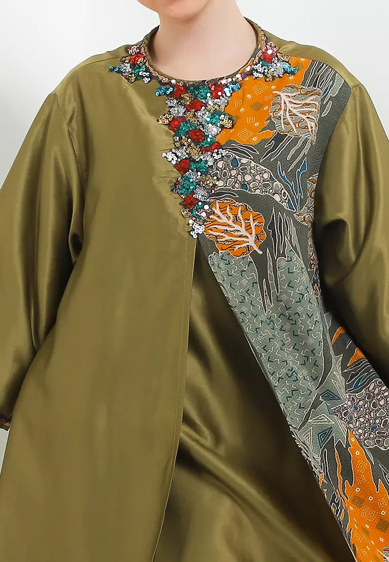Abaya Asimetris Batik Doby