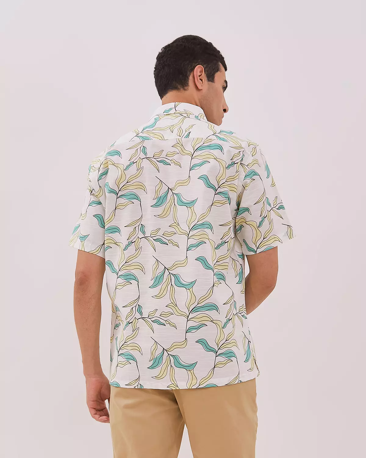 MEN'S WHITE SHORT-SLEEVED SHIRT