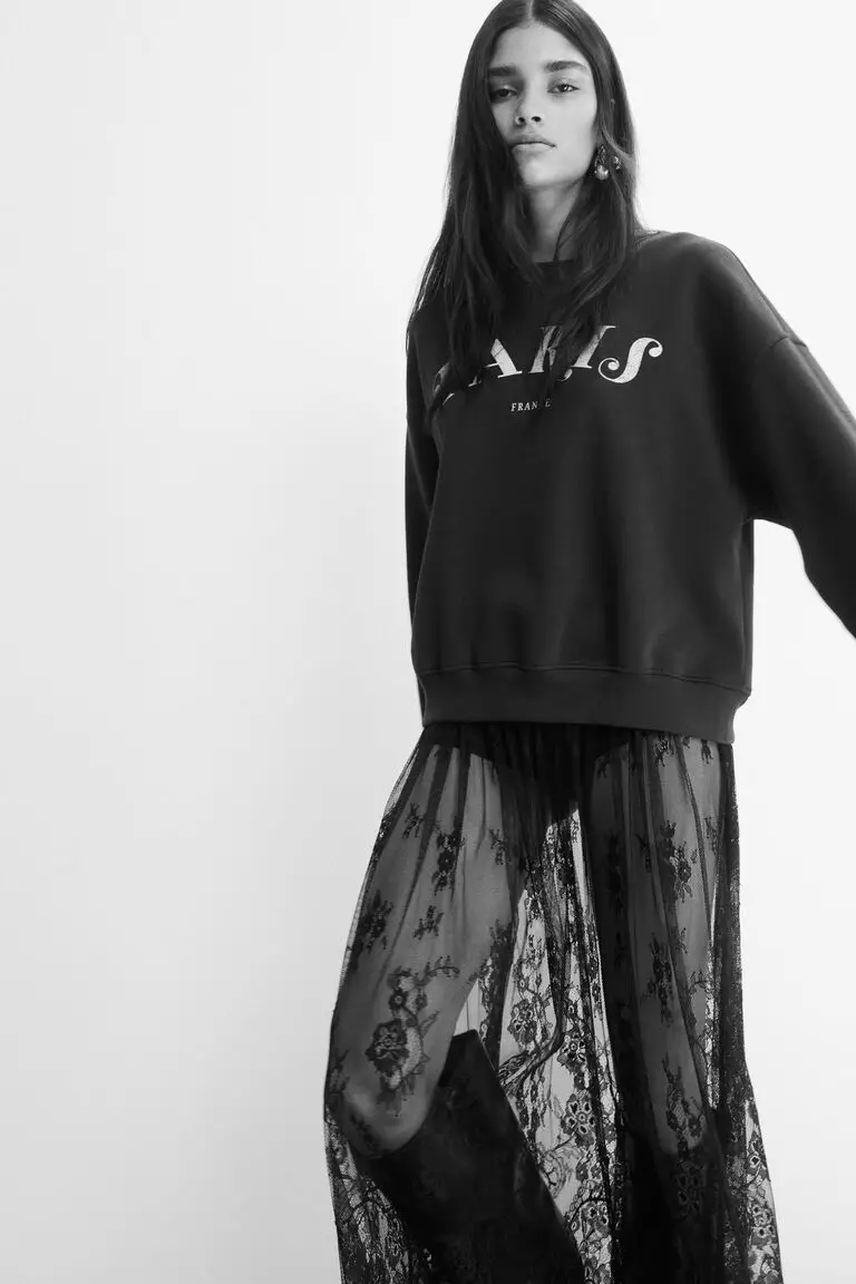 Sweatshirt