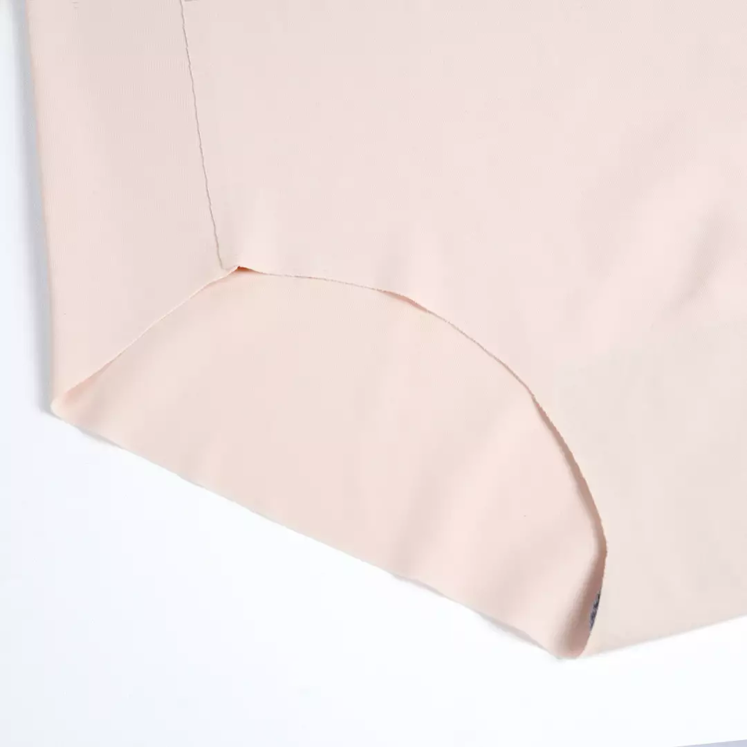 Nathalie Celana Dalam Seamless Maxi Ice Silk 1 pcs NTC 3438 - Hitam