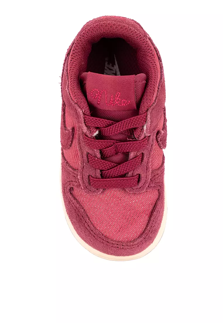 Dunk Low SE